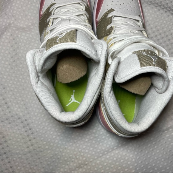 Jordan 1 Mid Vivid Green - Picture 3 of 11